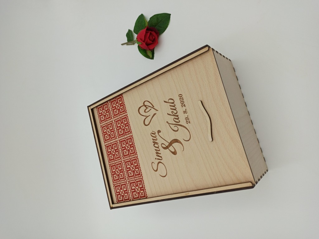 Dřevěná dárková krabice na vinné skleničky