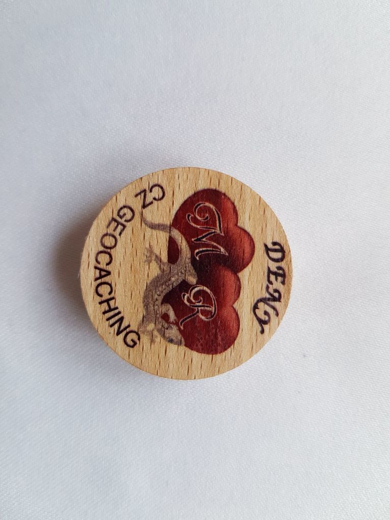 Dřevěné, barevné CWG pro geocaching