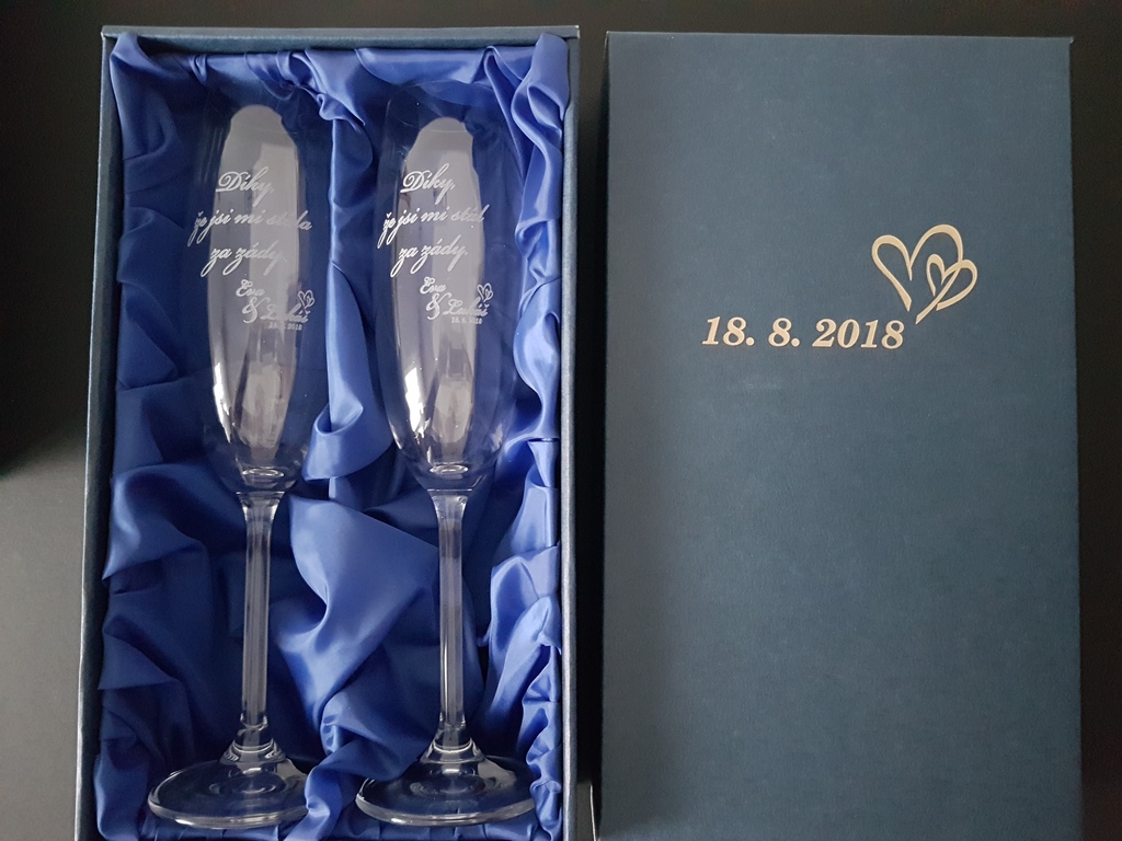 Svatební gravírovaný set  šampusových skleniček -poděkování svědkům
