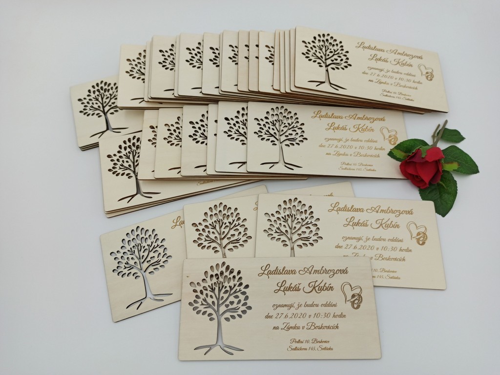Dřevěné svatební oznámení