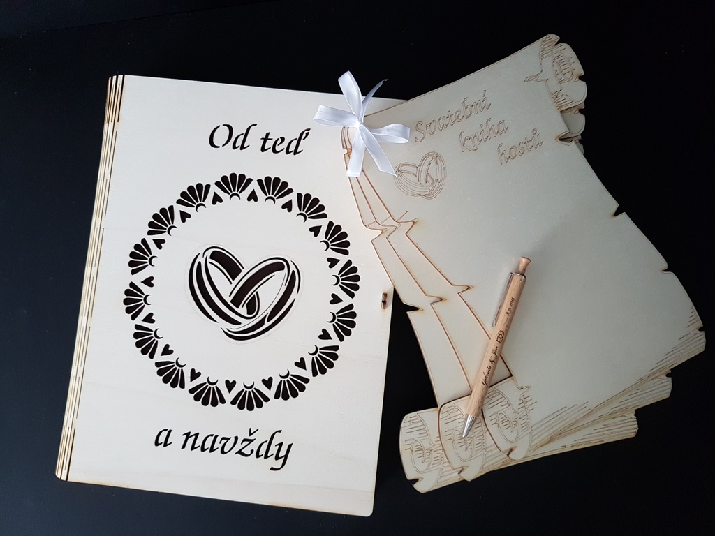 Dřevěná svatební kniha + dřevěné svatební pergameny s prstýnkama