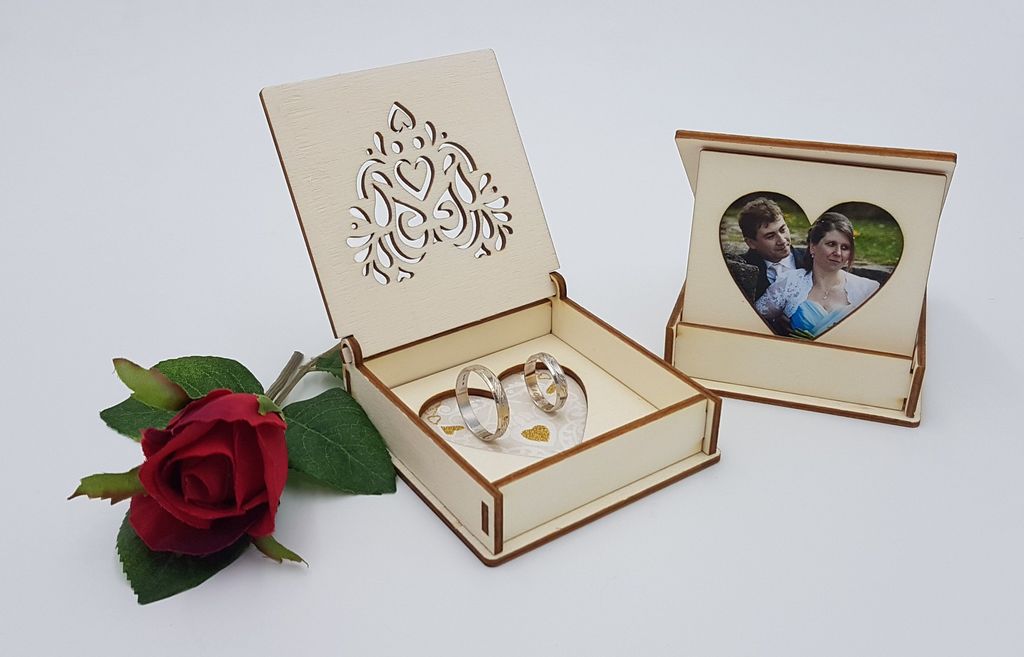 Dřevěná krabička na snubní prsteny s možností vložení fotky