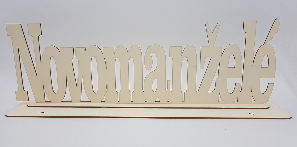 novomanželé - dřevěný přírodní nápis