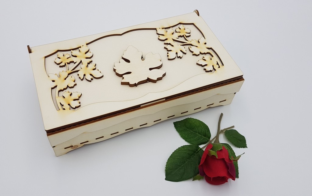 Dřevěná šperkovnice (Trollbeads) se zámečkem