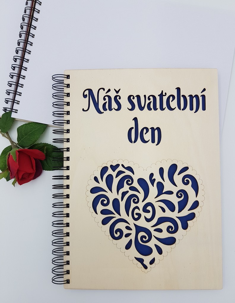 Dřevěné svatební fotoalbum - řezané a gravírované